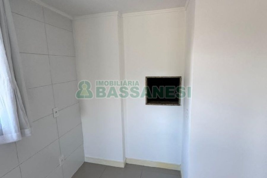 Apartamento com 82m², 2 dormitórios, 2 vagas, no bairro Desvio Rizzo em Caxias do Sul para Comprar