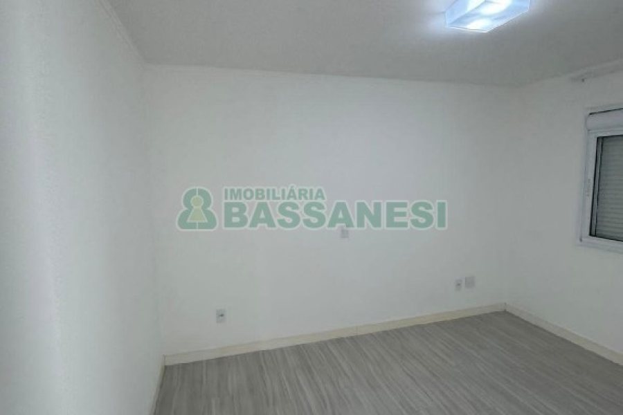 Apartamento com 82m², 2 dormitórios, 2 vagas, no bairro Desvio Rizzo em Caxias do Sul para Comprar