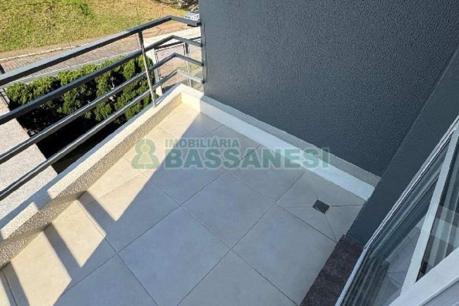 Apartamento com 82m², 2 dormitórios, 2 vagas, no bairro Desvio Rizzo em Caxias do Sul para Comprar