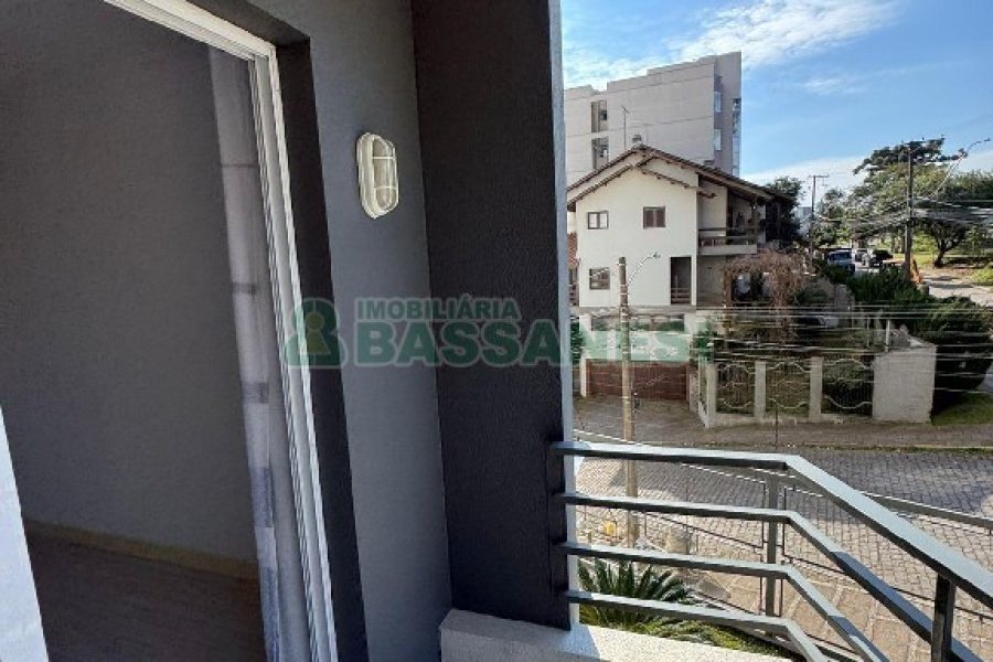 Apartamento com 82m², 2 dormitórios, 2 vagas, no bairro Desvio Rizzo em Caxias do Sul para Comprar