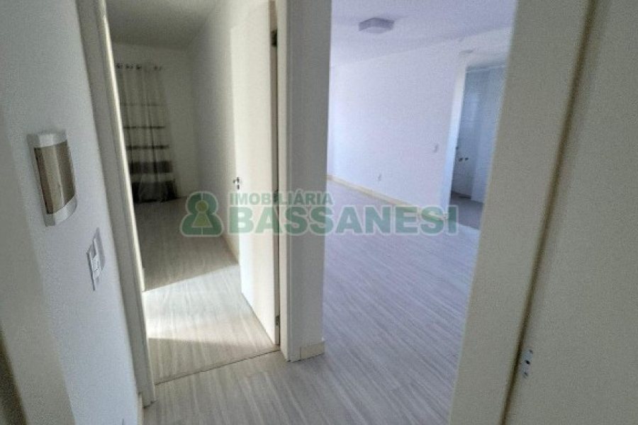 Apartamento com 82m², 2 dormitórios, 2 vagas, no bairro Desvio Rizzo em Caxias do Sul para Comprar