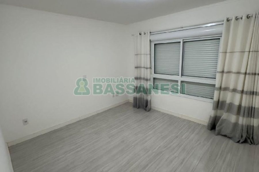 Apartamento com 82m², 2 dormitórios, 2 vagas, no bairro Desvio Rizzo em Caxias do Sul para Comprar