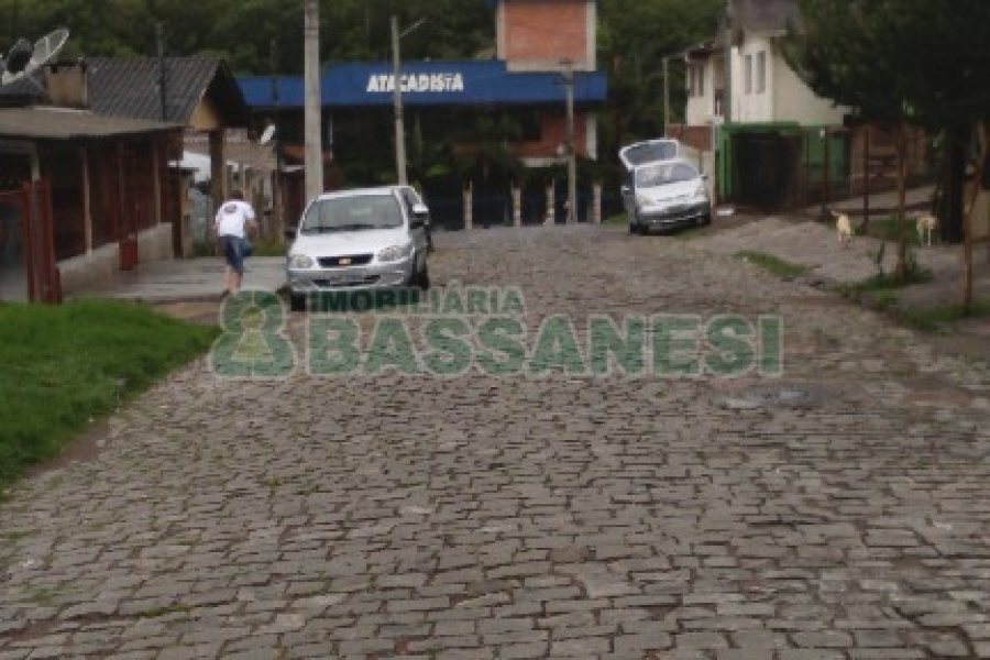 Casa com 129m², 6 dormitórios, no bairro Cruzeiro em Caxias do Sul para Comprar