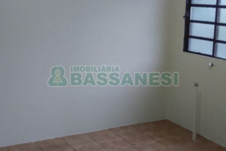 Casa com 129m², 6 dormitórios, no bairro Cruzeiro em Caxias do Sul para Comprar