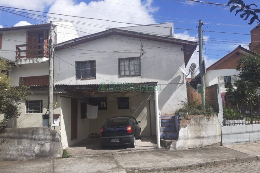 Casa com 200m², 2 dormitórios, no bairro Santa Catarina em Caxias do Sul para Comprar