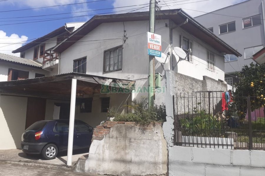Casa com 200m², 2 dormitórios, no bairro Santa Catarina em Caxias do Sul para Comprar