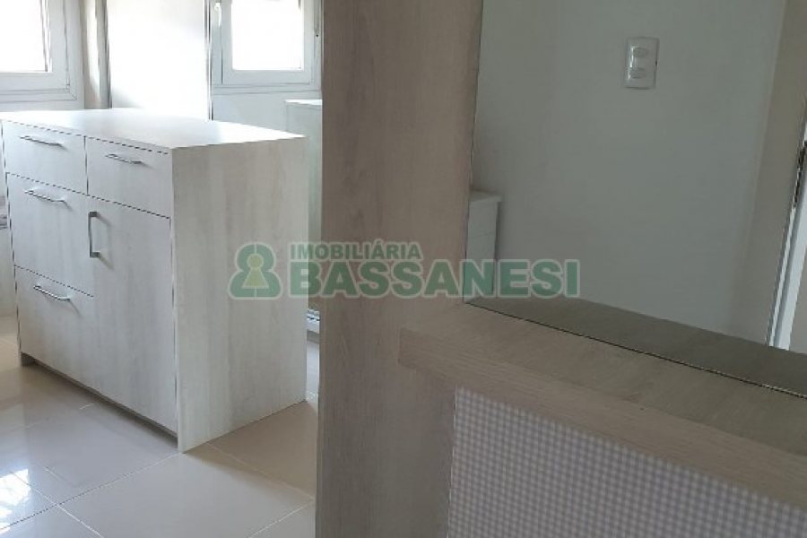Casa com 327m², 3 dormitórios, 4 vagas, no bairro Interlagos em Caxias do Sul para Comprar