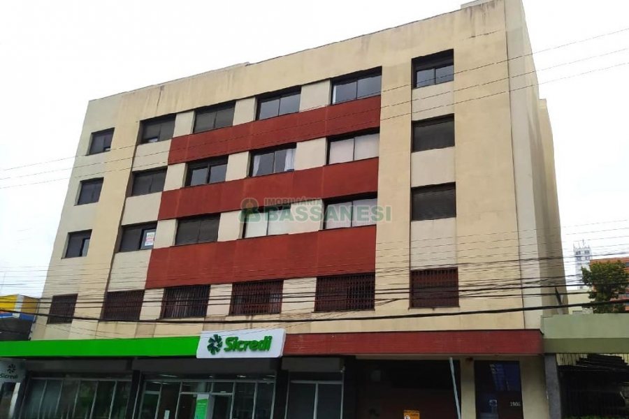 Apto Mobiliado com 95m², 2 dormitórios, 1 vaga, no bairro Centro em Caxias do Sul para Alugar