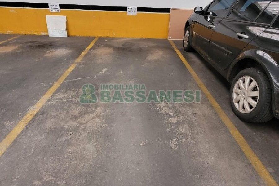Apto Mobiliado com 95m², 2 dormitórios, 1 vaga, no bairro Centro em Caxias do Sul para Alugar