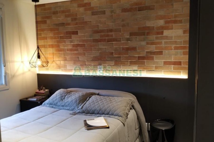 Apartamento com 47m², 1 dormitório, 2 vagas, no bairro Centro em Caxias do Sul para Alugar