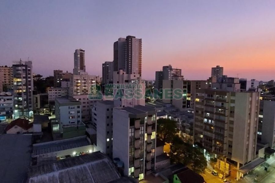 Apartamento com 47m², 1 dormitório, 2 vagas, no bairro Centro em Caxias do Sul para Alugar