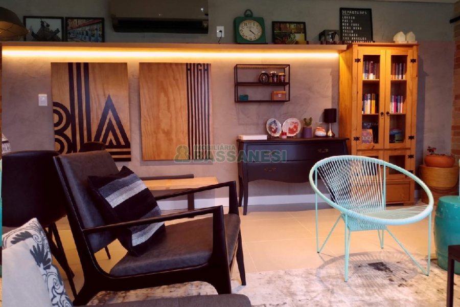 Apartamento com 47m², 1 dormitório, 2 vagas, no bairro Centro em Caxias do Sul para Alugar