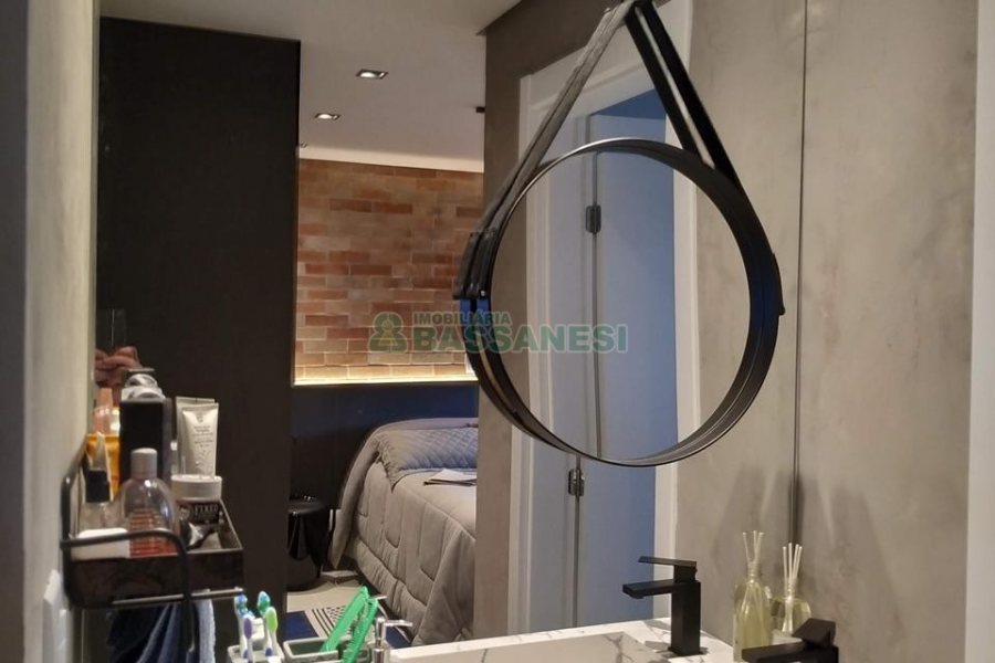 Apartamento com 47m², 1 dormitório, 2 vagas, no bairro Centro em Caxias do Sul para Alugar