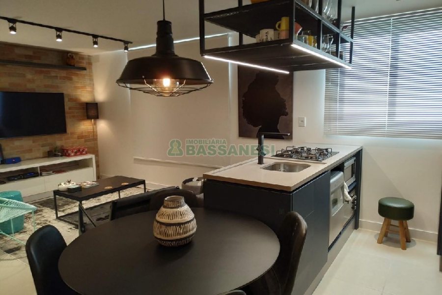 Apartamento com 47m², 1 dormitório, 2 vagas, no bairro Centro em Caxias do Sul para Alugar