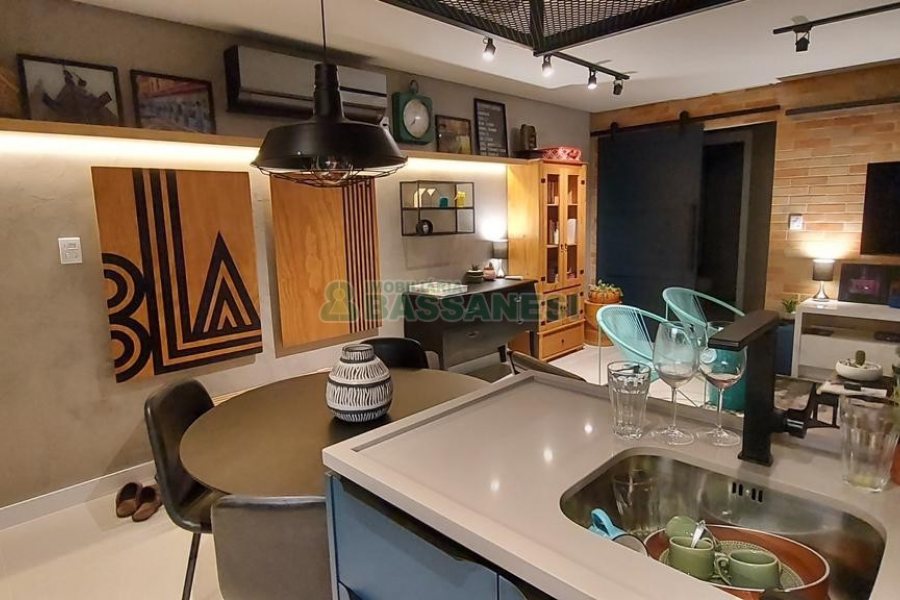 Apartamento com 47m², 1 dormitório, 2 vagas, no bairro Centro em Caxias do Sul para Alugar