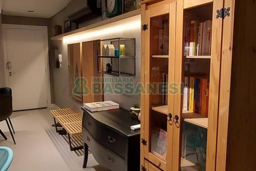Apartamento com 47m², 1 dormitório, 2 vagas, no bairro Centro em Caxias do Sul para Alugar