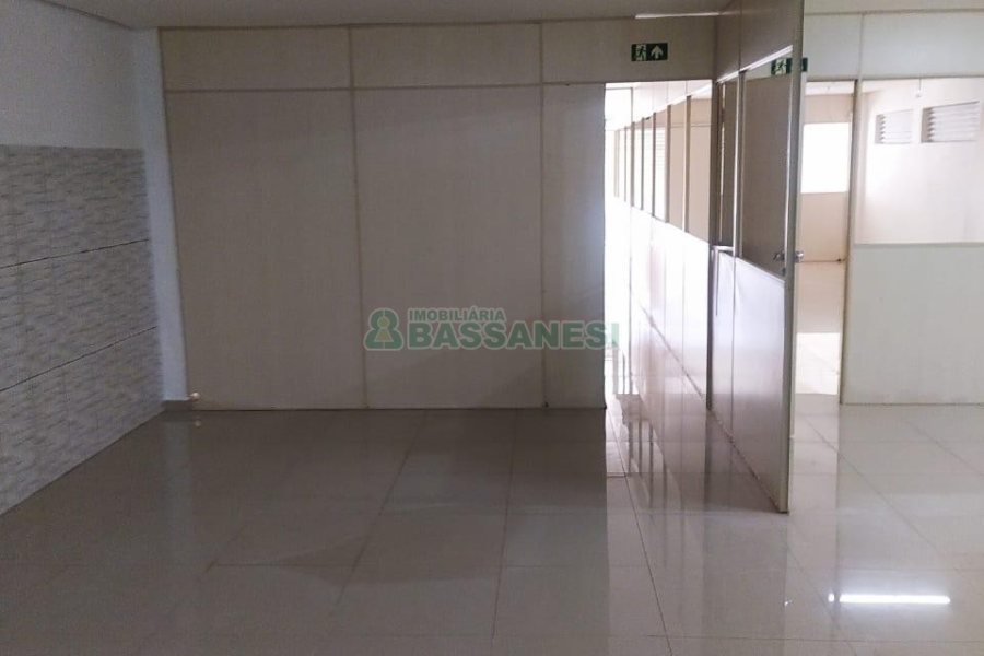 Loja com 184m², no bairro Bela Vista em Caxias do Sul para Comprar