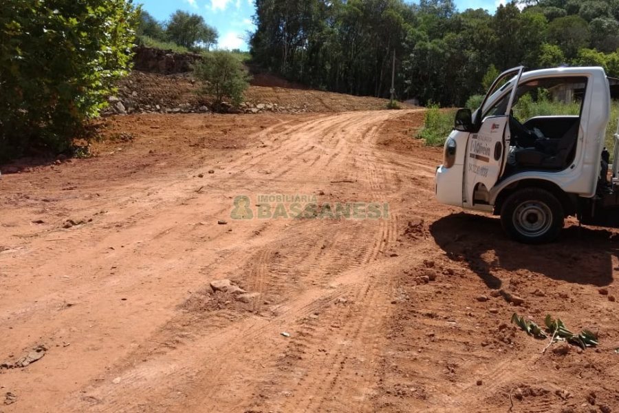 Chácara, no bairro Parada Cristal em Caxias do Sul para Comprar