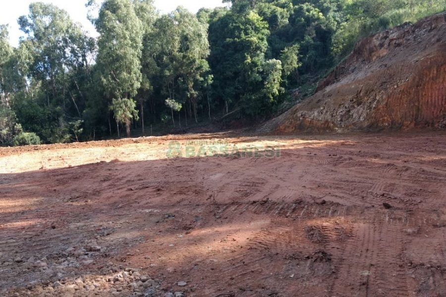 Chácara, no bairro Parada Cristal em Caxias do Sul para Comprar