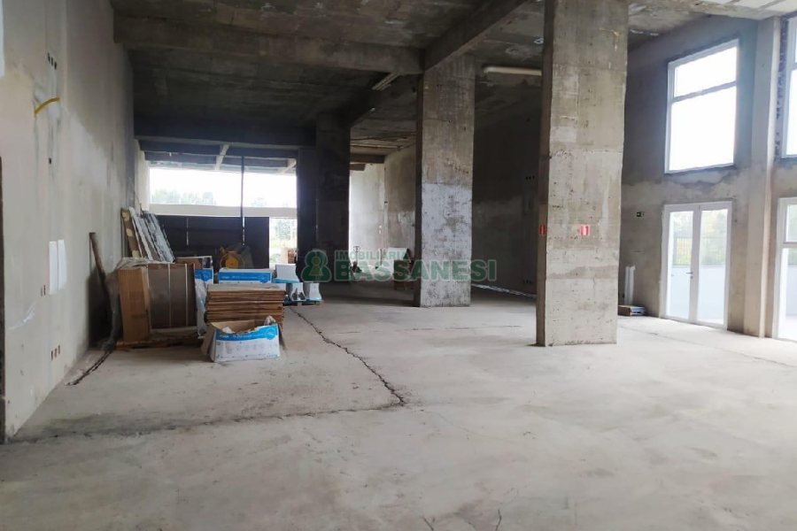 Loja com 533m², no bairro Sanvitto em Caxias do Sul para Alugar