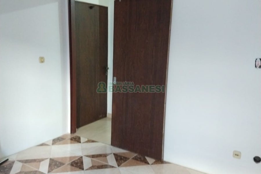 Apartamento com 79m², 3 dormitórios, 1 vaga, no bairro Panazzolo em Caxias do Sul para Comprar