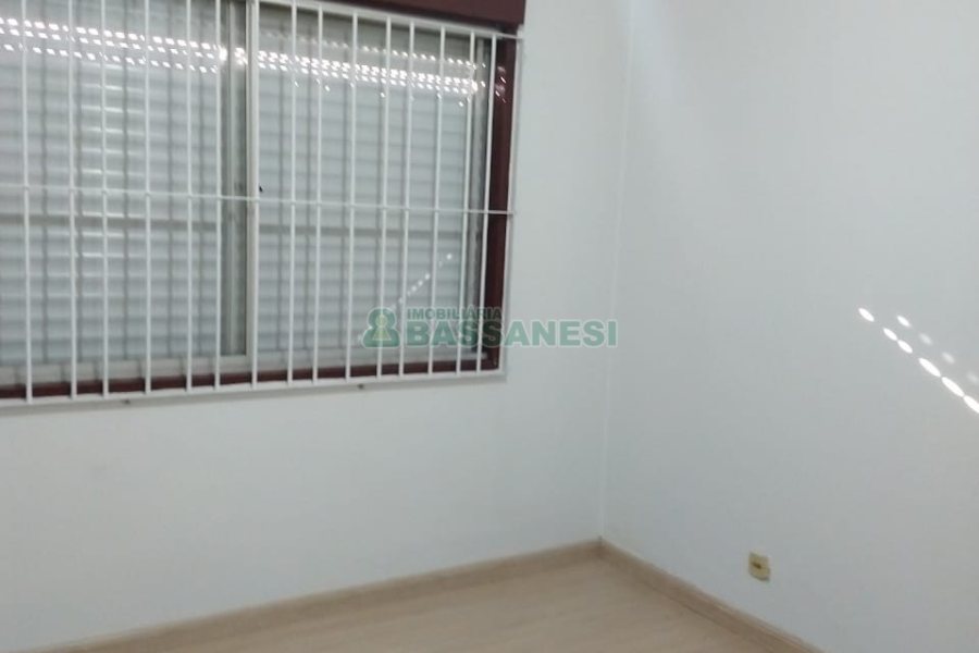 Apartamento com 79m², 3 dormitórios, 1 vaga, no bairro Panazzolo em Caxias do Sul para Comprar