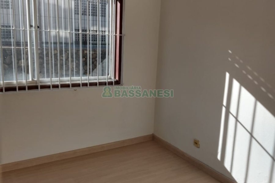 Apartamento com 79m², 3 dormitórios, 1 vaga, no bairro Panazzolo em Caxias do Sul para Comprar