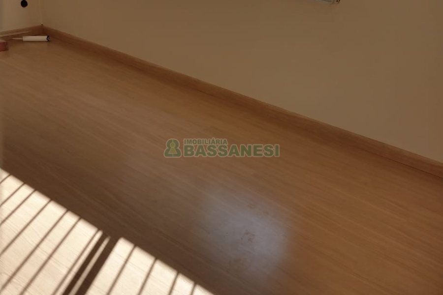 Apartamento com 79m², 3 dormitórios, 1 vaga, no bairro Panazzolo em Caxias do Sul para Comprar