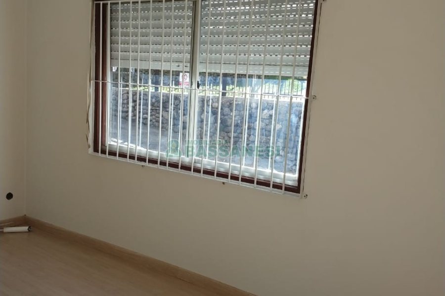 Apartamento com 79m², 3 dormitórios, 1 vaga, no bairro Panazzolo em Caxias do Sul para Comprar
