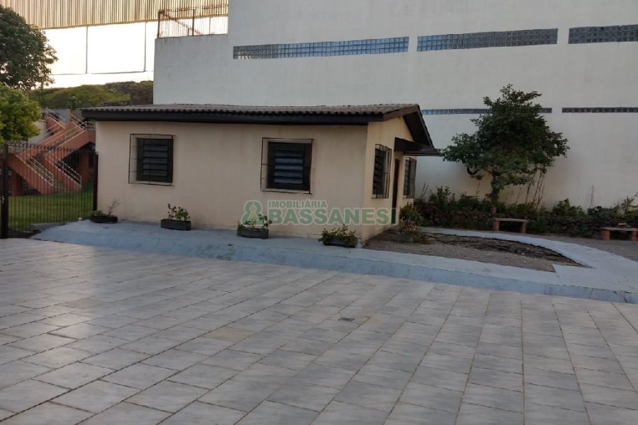 Apartamento com 79m², 3 dormitórios, 1 vaga, no bairro Panazzolo em Caxias do Sul para Comprar