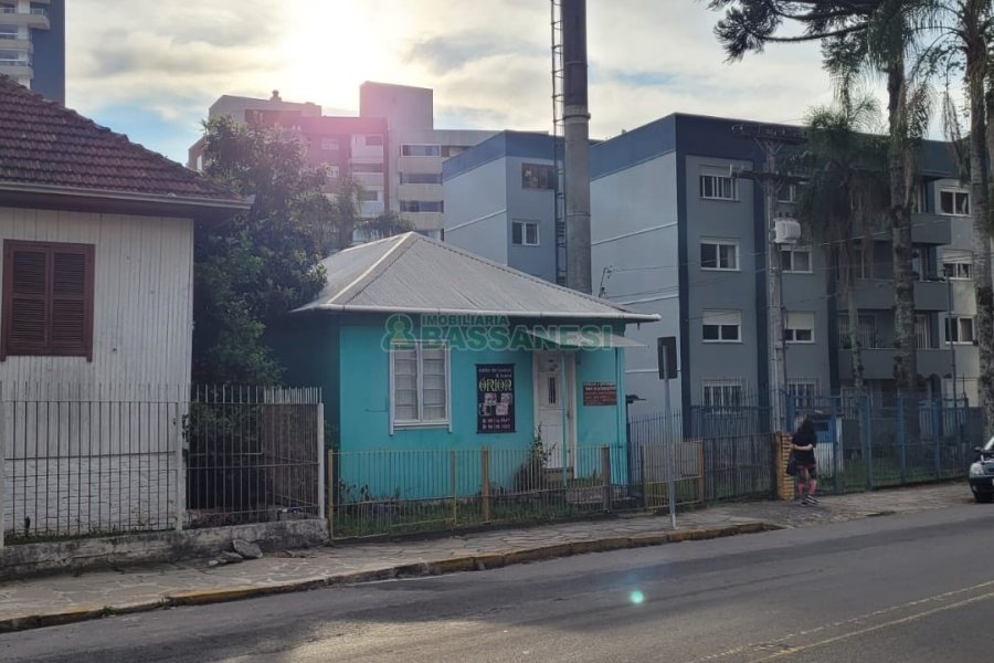 Terreno, no bairro Panazzolo em Caxias do Sul para Comprar