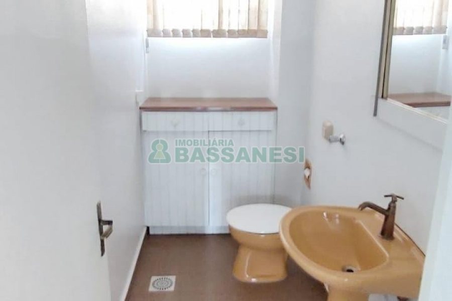 Sala com 55m², 1 vaga, no bairro Centro em Caxias do Sul para Alugar