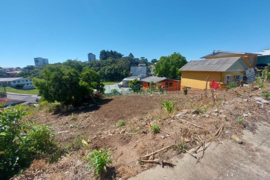 Terreno com 405m², no bairro Cidade Nova em Caxias do Sul para Comprar