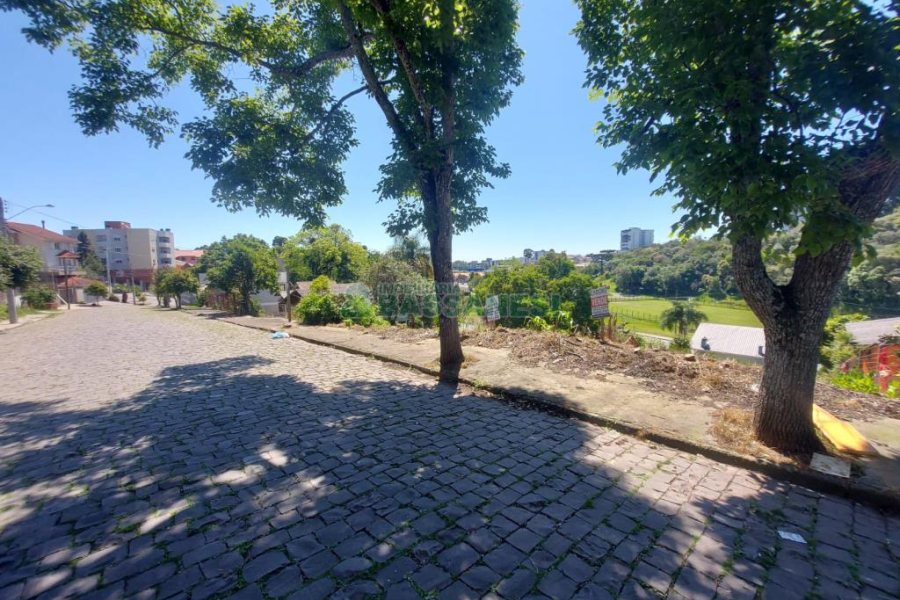Terreno com 405m², no bairro Cidade Nova em Caxias do Sul para Comprar