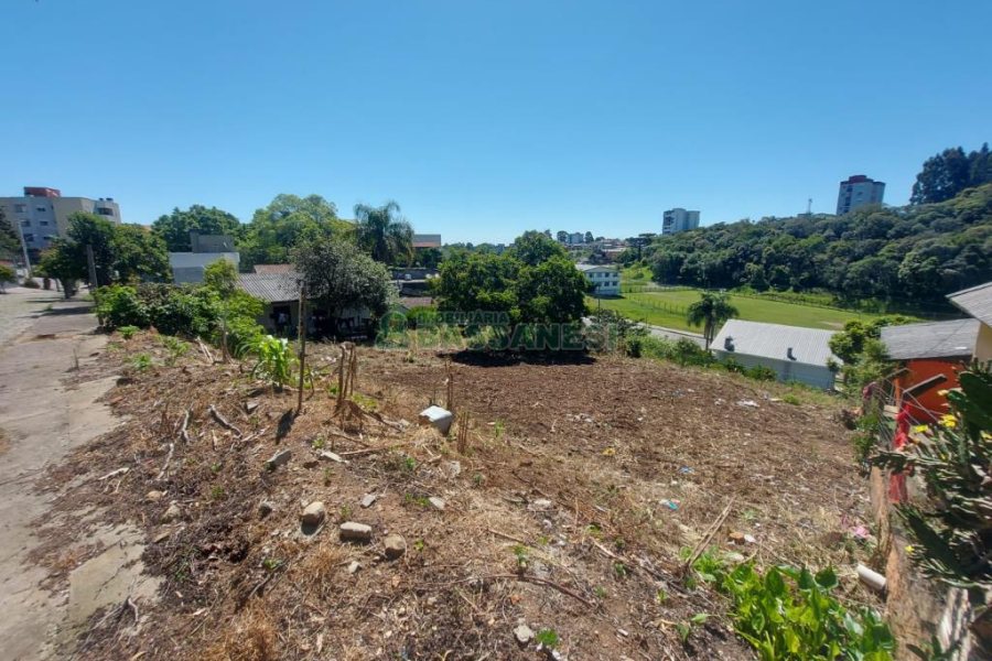 Terreno com 405m², no bairro Cidade Nova em Caxias do Sul para Comprar