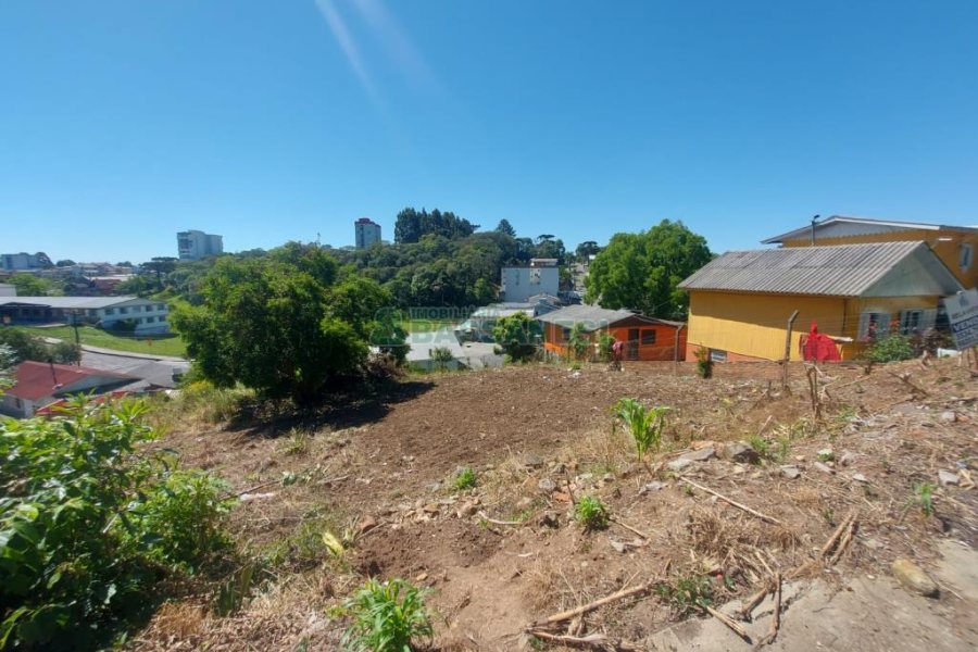 Terreno com 405m², no bairro Cidade Nova em Caxias do Sul para Comprar