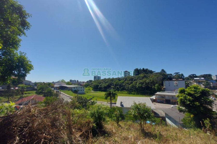 Terreno com 405m², no bairro Cidade Nova em Caxias do Sul para Comprar