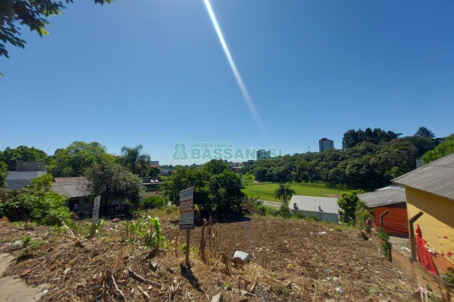 Terreno com 405m², no bairro Cidade Nova em Caxias do Sul para Comprar