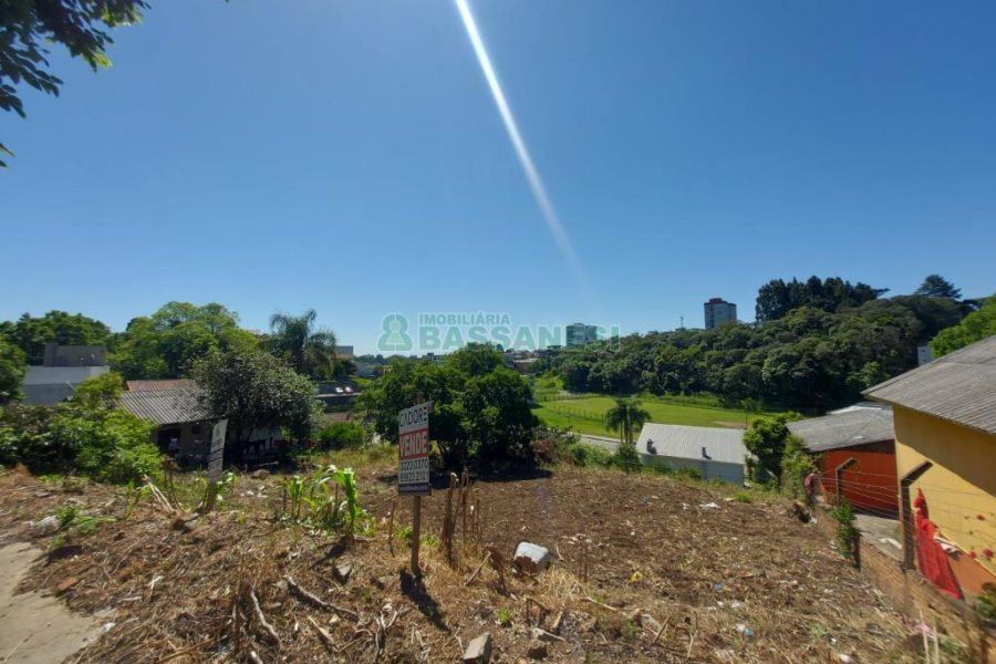 Terreno com 405m², no bairro Cidade Nova em Caxias do Sul para Comprar