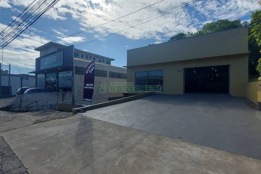 Pavilhão com 120m², no bairro De Lazzer em Caxias do Sul para Alugar