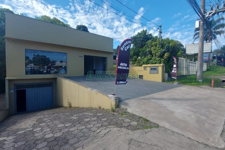 Pavilhão com 120m², no bairro De Lazzer em Caxias do Sul para Alugar