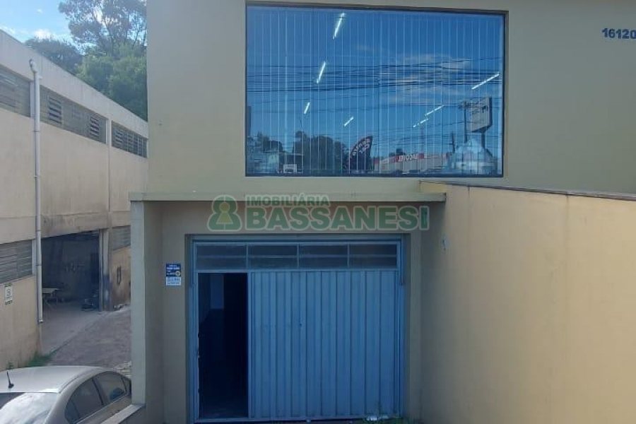 Pavilhão com 120m², no bairro De Lazzer em Caxias do Sul para Alugar