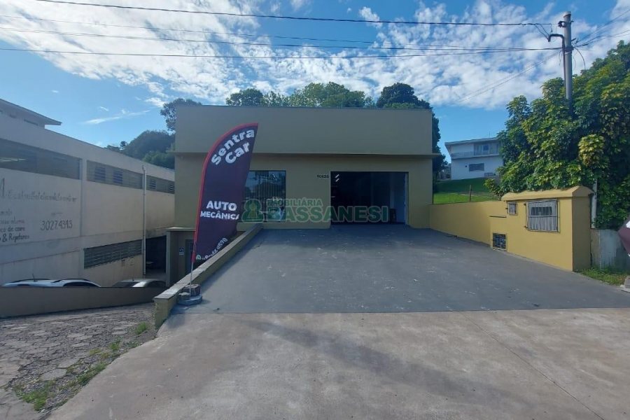Pavilhão com 120m², no bairro De Lazzer em Caxias do Sul para Alugar