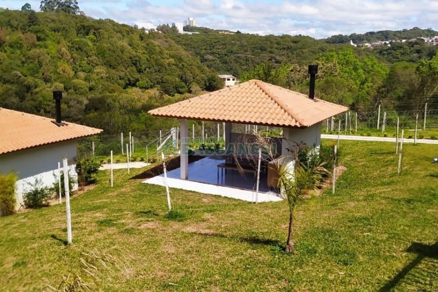 Apartamento com 60m², 2 dormitórios, 1 vaga, no bairro Santa Catarina em Caxias do Sul para Alugar