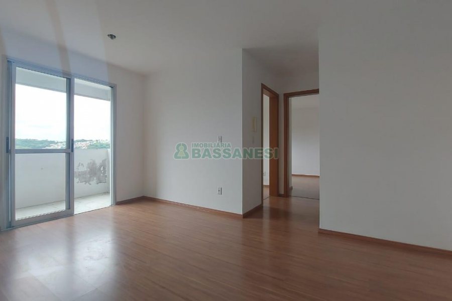 Apartamento com 60m², 2 dormitórios, 1 vaga, no bairro Santa Catarina em Caxias do Sul para Alugar