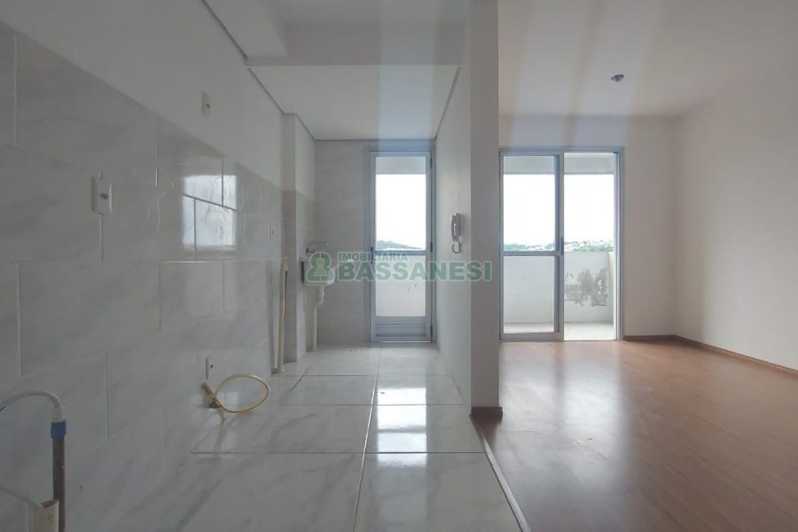 Apartamento com 60m², 2 dormitórios, 1 vaga, no bairro Santa Catarina em Caxias do Sul para Alugar