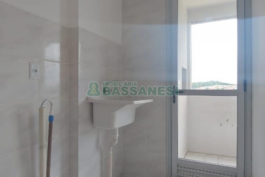 Apartamento com 60m², 2 dormitórios, 1 vaga, no bairro Santa Catarina em Caxias do Sul para Alugar