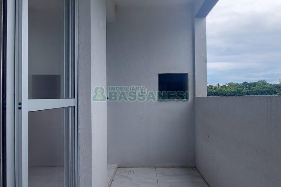 Apartamento com 60m², 2 dormitórios, 1 vaga, no bairro Santa Catarina em Caxias do Sul para Alugar