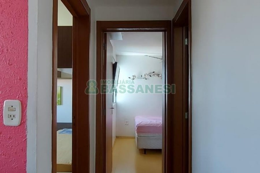 Apto Mobiliado com 59m², 2 dormitórios, 1 vaga, no bairro Santo Antônio em Caxias do Sul para Alugar