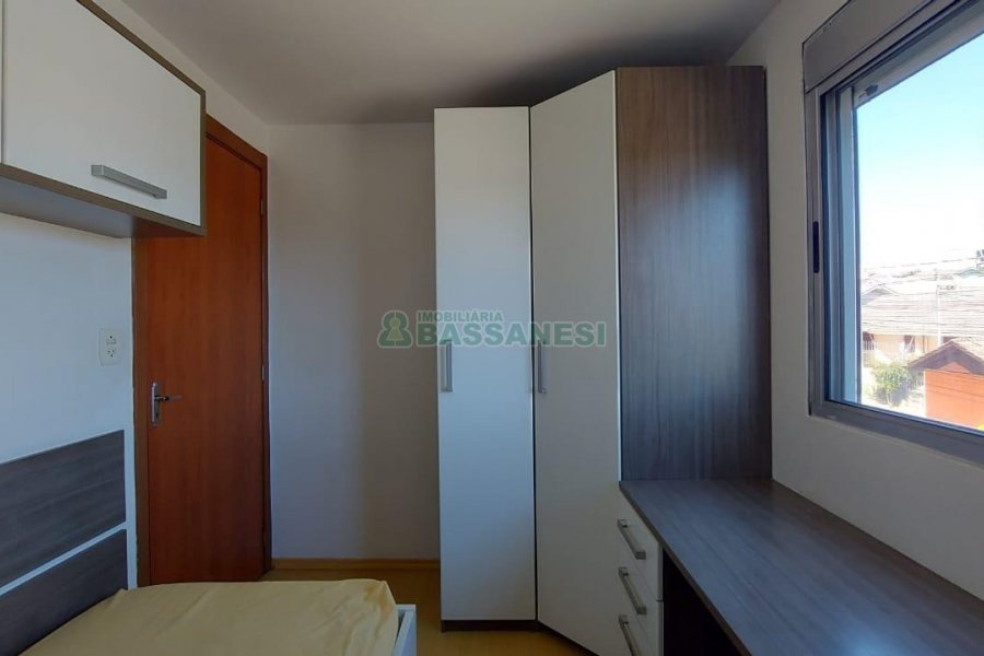 Apto Mobiliado com 59m², 2 dormitórios, 1 vaga, no bairro Santo Antônio em Caxias do Sul para Alugar